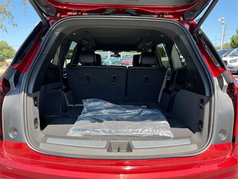 New 2025 Cadillac XT6 Luxury image 27