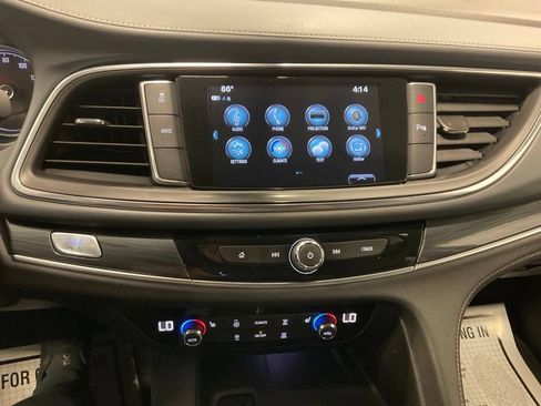 Used 2019 Buick Enclave Essence AWD/4WD image 14