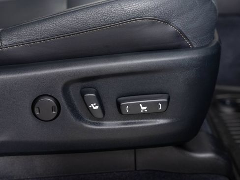 Used 2018 Lexus GX 460 Premium AWD/4WD image 32