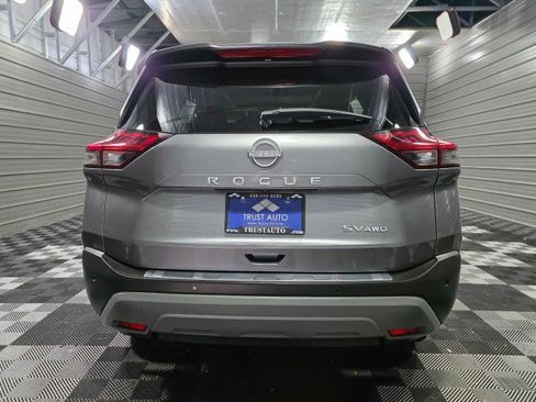 Used 2022 Nissan Rogue SV w/ SV Premium Package image 6