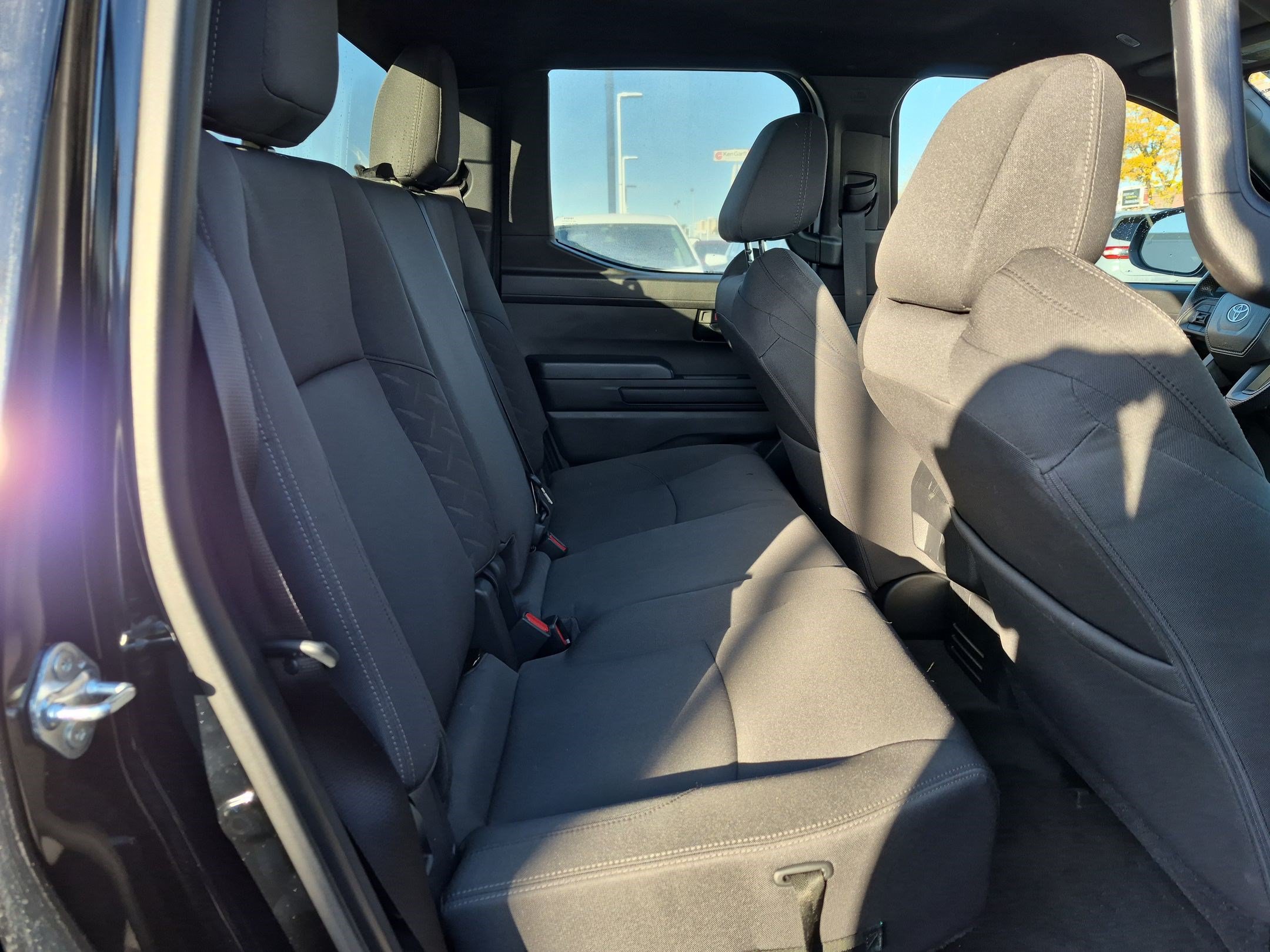 Used 2025 Toyota Tacoma SR5 AWD/4WD image 29