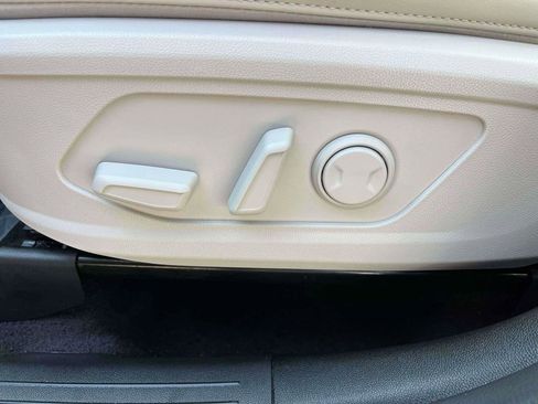 Used 2025 Kia Sorento S w/ Panoramic Sunroof Package FWD image 16