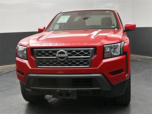 Used 2022 Nissan Frontier SV image 3
