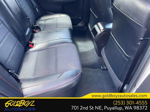 Used 2015 Toyota Camry SE FWD image 19
