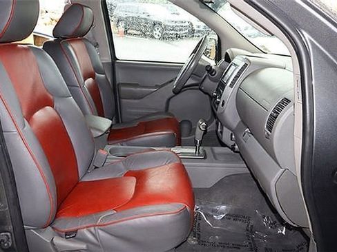 Used 2019 Nissan Frontier SV image 8