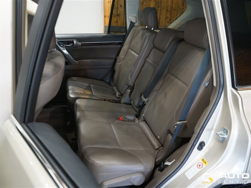Used 2015 Lexus GX 460 Luxury AWD/4WD image 32