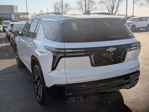 New 2026 Chevrolet Traverse High Country FWD image 6