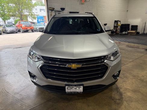 Used 2021 Chevrolet Traverse LT w/ LT Premium Package AWD/4WD image 2