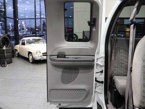 Used 2000 Ford F350 XLT image 65