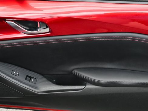 Used 2018 MAZDA MX-5 Miata RF Grand Touring image 17