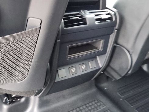 Certified 2025 Land Rover Defender 110 X-Dynamic SE AWD/4WD image 32