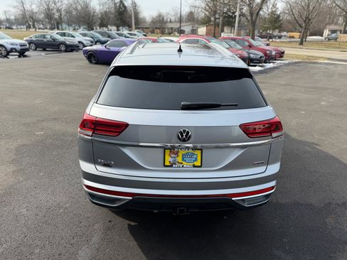 Used 2022 Volkswagen Atlas Cross Sport SEL image 11