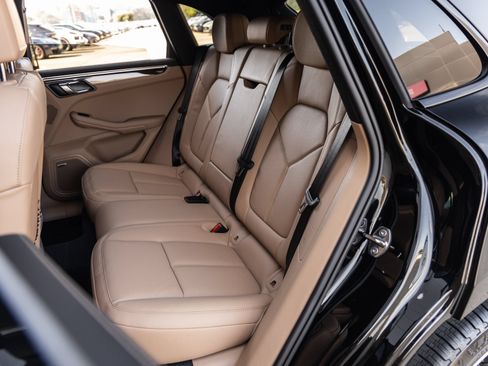 Certified 2026 Porsche Macan S AWD/4WD image 33