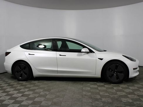 Used 2021 Tesla Model 3 Standard Range Plus image 31