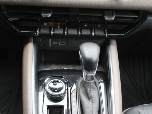 Certified 2023 GMC Canyon Denali image 23