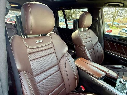 Used 2016 Mercedes-Benz GL 63 AMG 4MATIC image 32