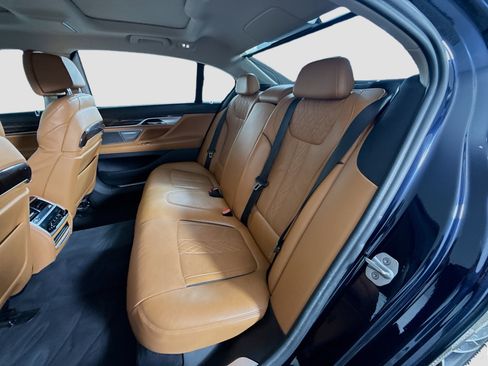 Used 2020 BMW 750i xDrive 750i xDrive w/ Executive Package image 25