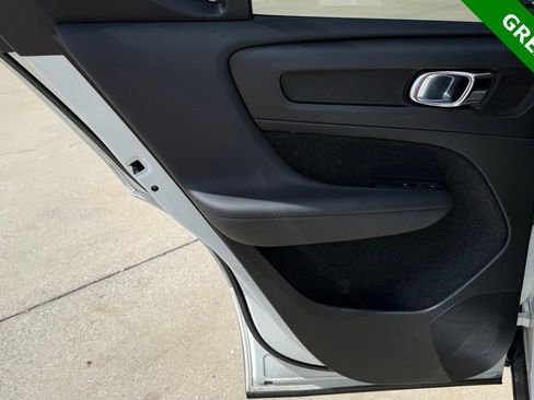 Used 2019 Volvo XC40 T5 Momentum AWD/4WD image 15