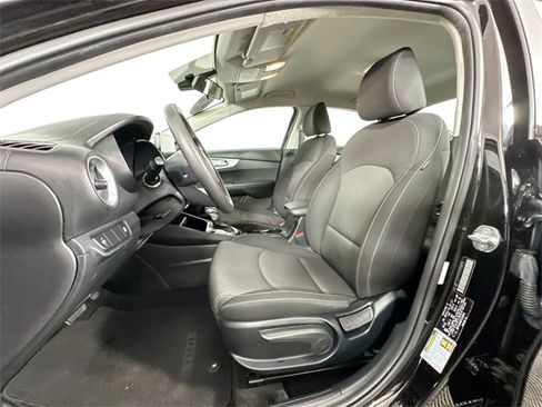 Used 2023 Kia Forte LXS image 17