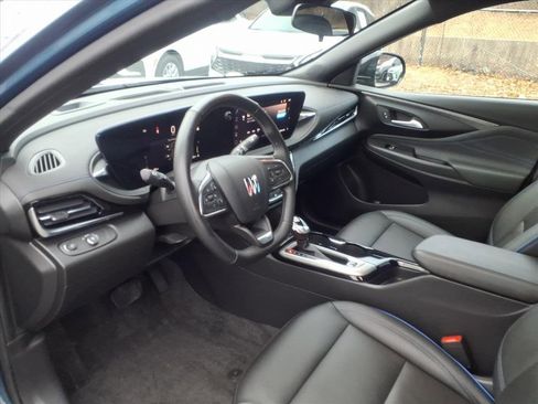 Used 2024 Buick Envista Sport Touring w/ Convenience I Package image 12
