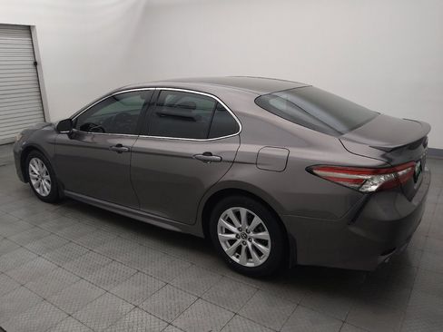 Used 2018 Toyota Camry XSE FWD image 3