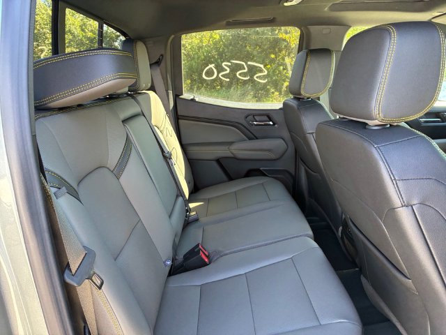 New 2026 Chevrolet Colorado ZR2 w/ Technology Package AWD/4WD image 12