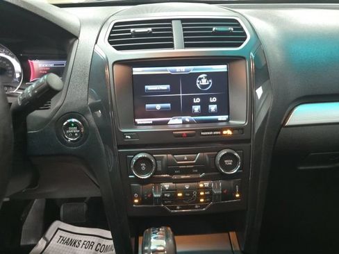 Used 2016 Ford Explorer XLT w/ Equipment Group 202A FWD image 18