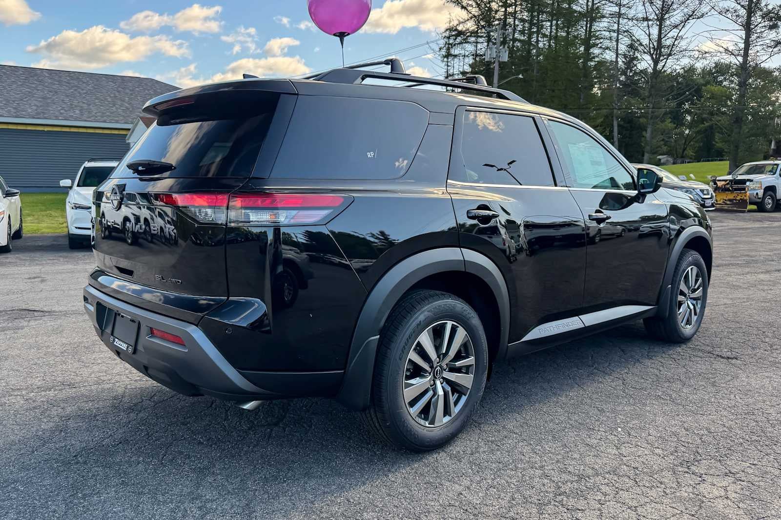 New 2026 Nissan Pathfinder SL AWD/4WD image 3