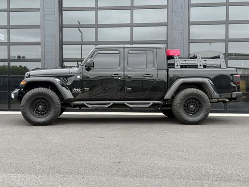 Used 2023 Jeep Gladiator Overland w/ Popular Equipment Package AWD/4WD image 2