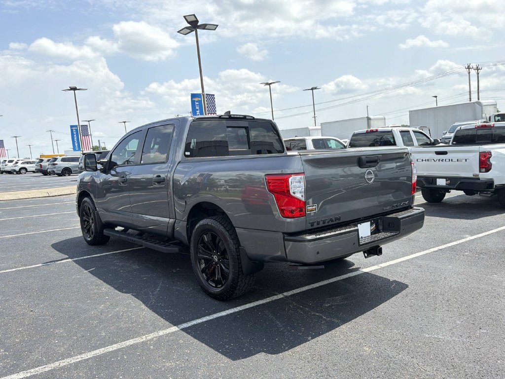 Used 2023 Nissan Titan SV w/ SV Convenience Package AWD/4WD image 5