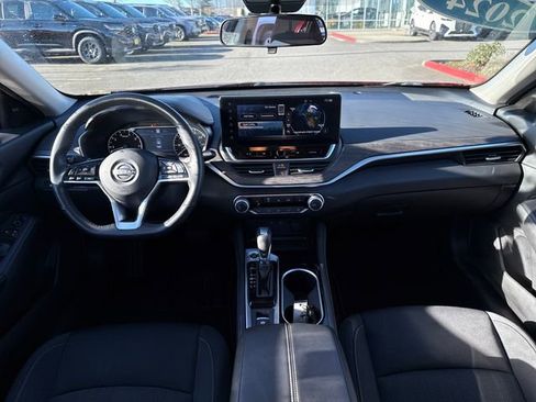 Used 2024 Nissan Altima 2.5 SV w/ SV Premium Package image 34