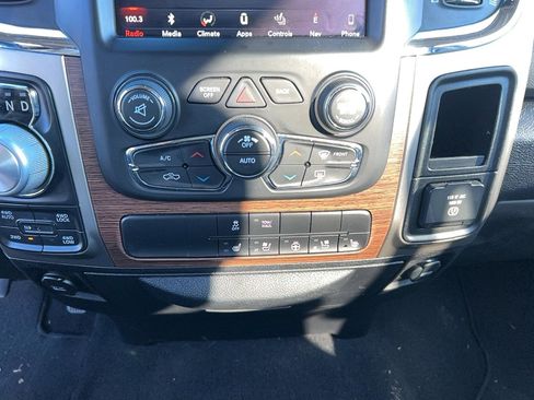 Used 2018 RAM 1500 Laramie image 21