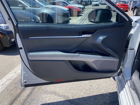 Used 2022 Toyota Camry SE w/ Audio Upgrade Package FWD image 15