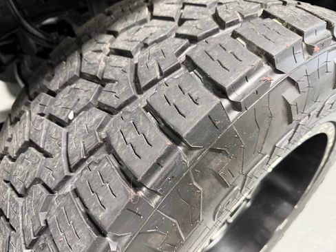 Used 2004 Ford F250 Lariat image 3