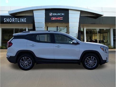 Used 2022 GMC Terrain SLT AWD/4WD image 2