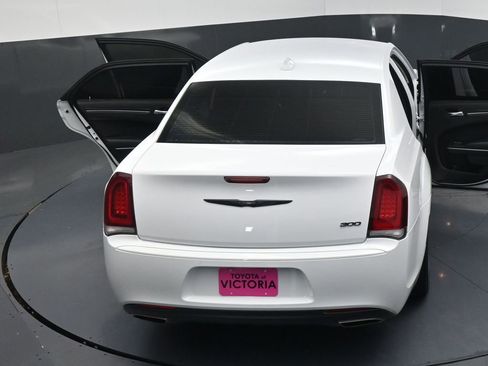 Used 2023 Chrysler 300 Touring w/ Sport Appearance Package image 22