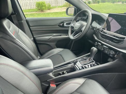 Used 2025 Jeep Compass Trailhawk AWD/4WD image 37