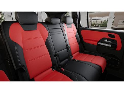 New 2026 Mercedes-Benz GLB 250 4MATIC image 5