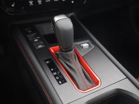 New 2026 Nissan Kicks SR AWD/4WD image 18