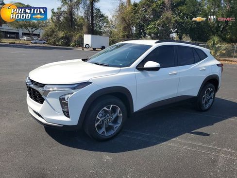 Certified 2024 Chevrolet Trax LT w/ Driver Confidence Package FWD image 3