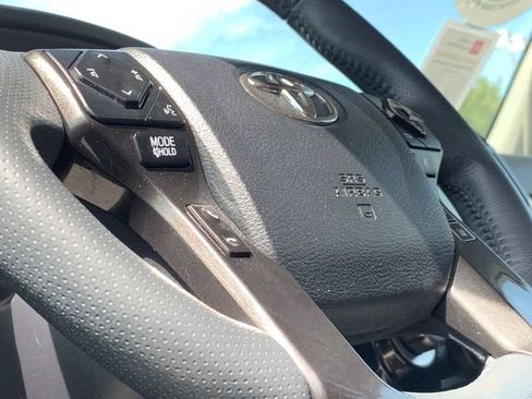 Used 2021 Toyota 4Runner Venture w/ Moonroof Package AWD/4WD image 19
