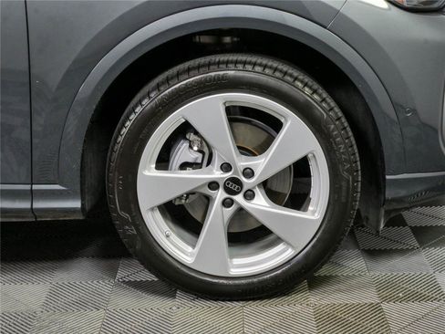 Used 2025 Audi Q5 Prestige w/ 20" Wheel Package AWD/4WD image 40