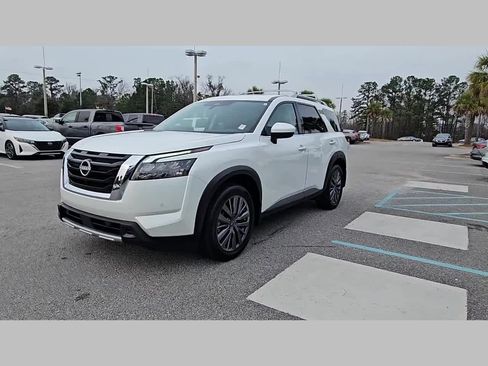Used 2025 Nissan Pathfinder SL w/ SL Premium Package image 21