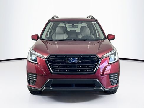 Used 2024 Subaru Forester Premium image 2