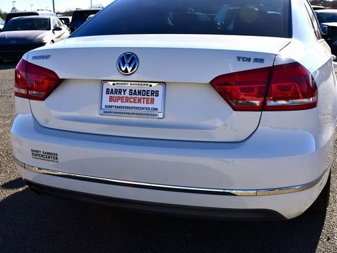 Used 2013 Volkswagen Passat TDI SE image 11