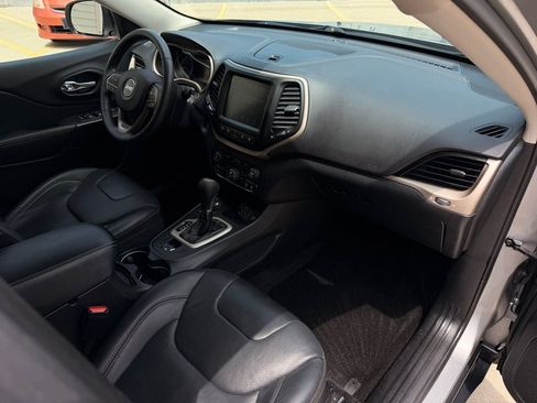 Used 2015 Jeep Cherokee Limited w/ Luxury Group AWD/4WD image 23