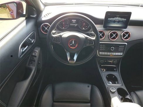 Used 2019 Mercedes-Benz GLA 250 GLA 250 image 32