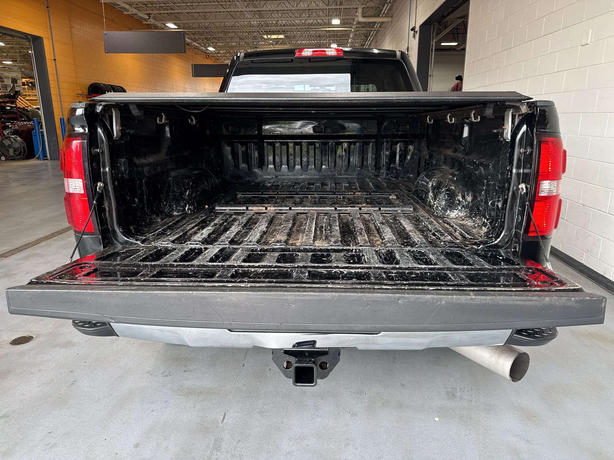Used 2015 GMC Sierra 3500 SLT w/ Duramax Plus Package AWD/4WD image 21