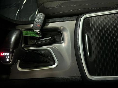 Used 2020 Dodge Charger SXT RWD image 12