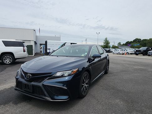 Used 2021 Toyota Camry SE w/ Convenience Package FWD image 1